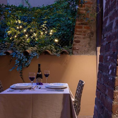 Luxury Suite In The Center I Private Patio & Kitchen Bologna Exterior photo